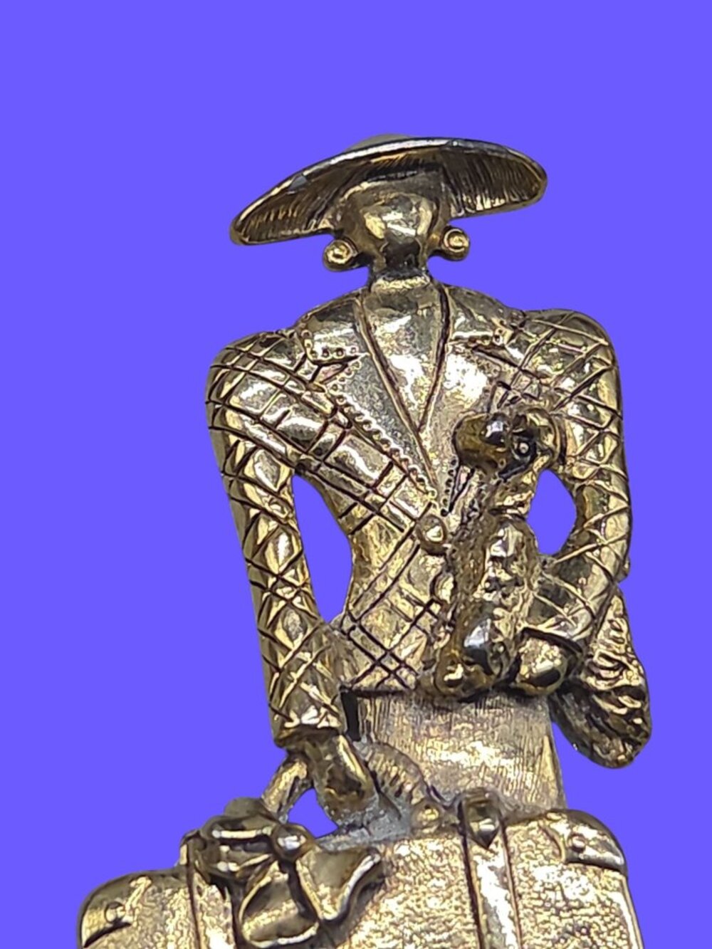 Vintage Jet-Set Traveler Figural Brooch Gold Tone Tall Lady w/Suitcase Art Deco - Picture 3 of 5